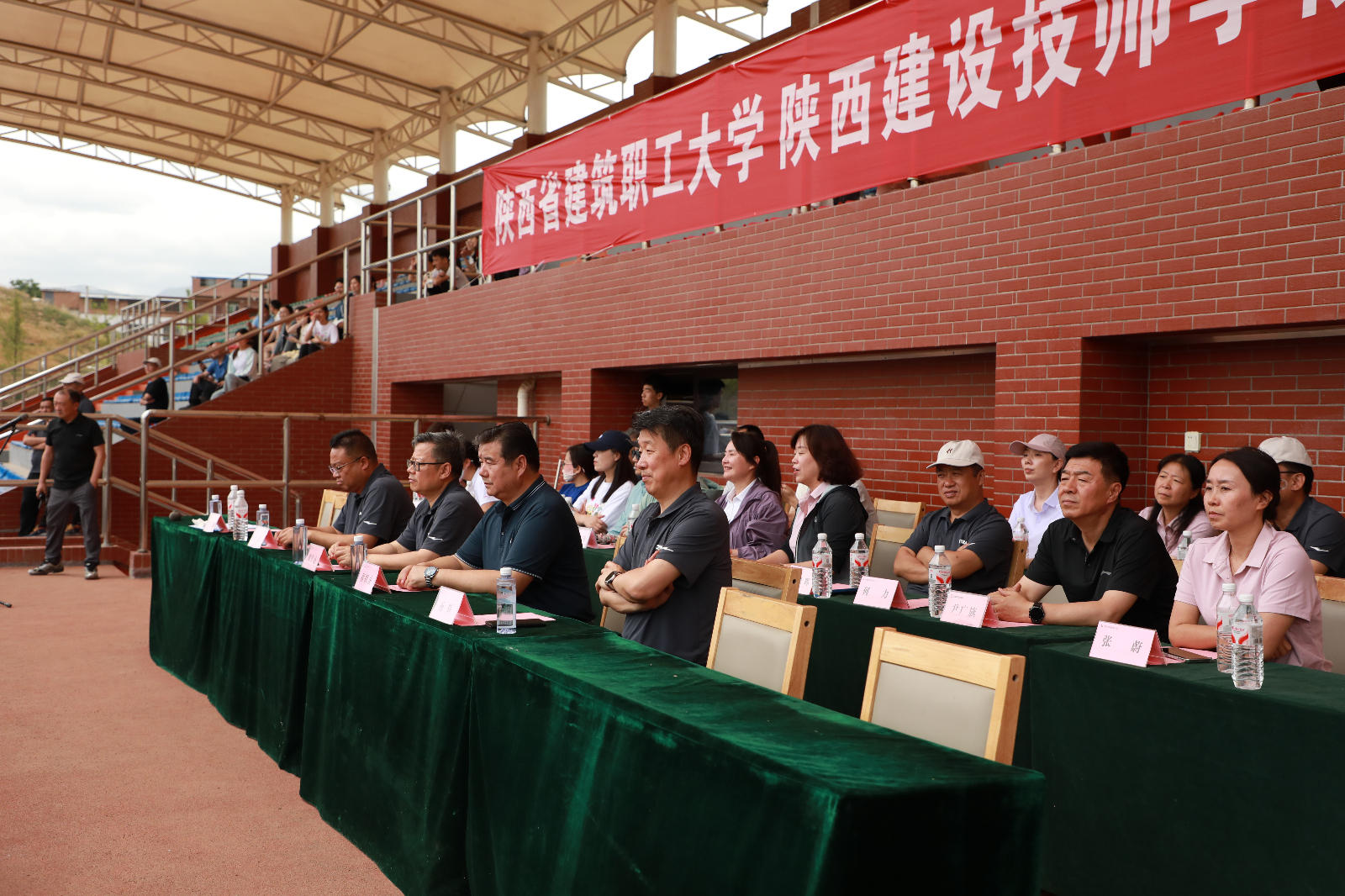 两校同频！在青春赛道上跑出融合加速度——2025年春季田径运动会圆满收官！